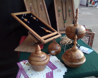 Objets de décoration en bois d'olivier